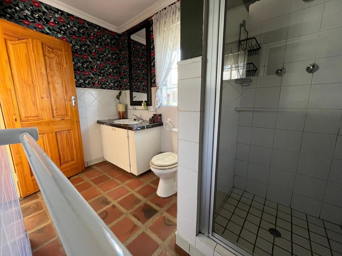 The Gallery Lounge Почефструм Экстерьер фото