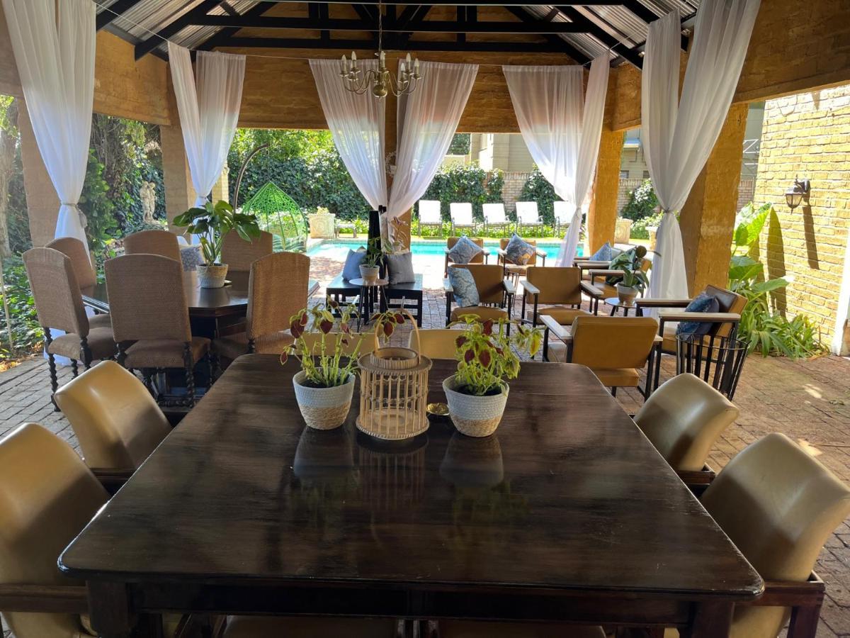 The Gallery Lounge Почефструм Экстерьер фото