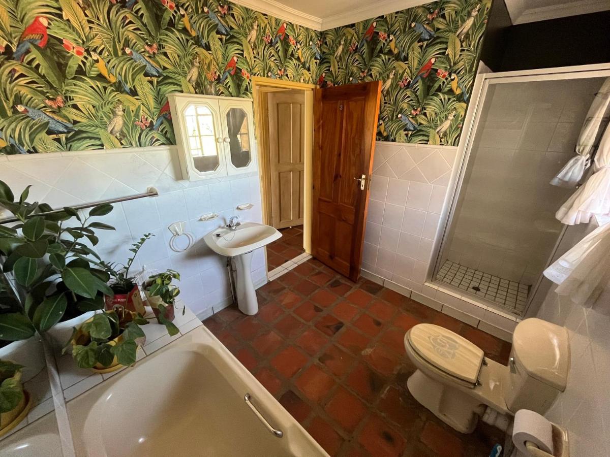 The Gallery Lounge Почефструм Экстерьер фото