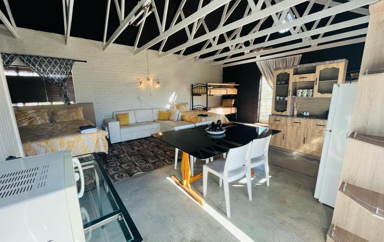 The Gallery Lounge Почефструм Экстерьер фото